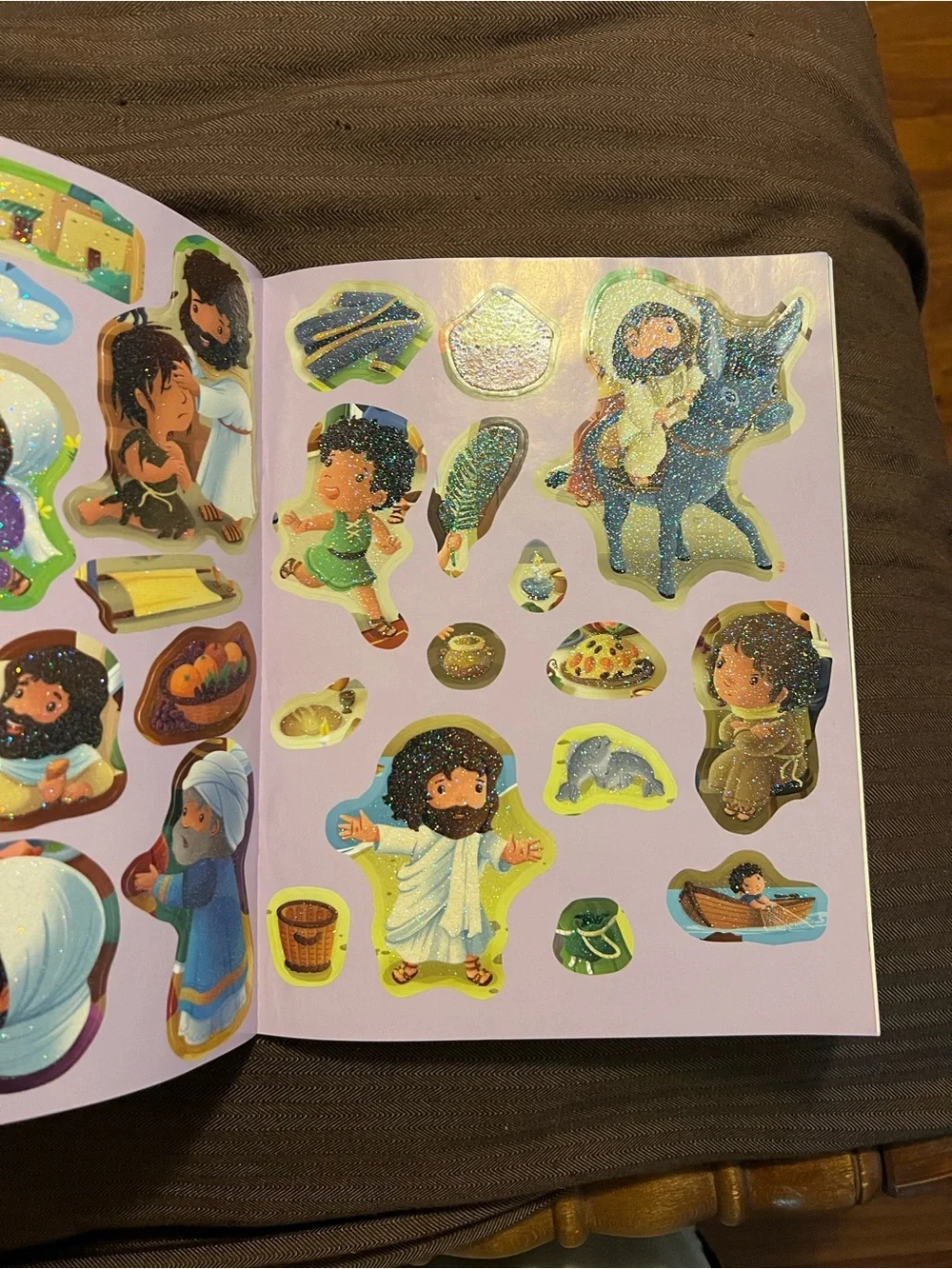 Life Of Jesus: Sparkly Sticker Book Paperback